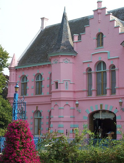 [Schloss von au�en, 21.08.2003]
