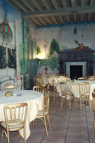 [Schloss von au�en, 21.08.2003]